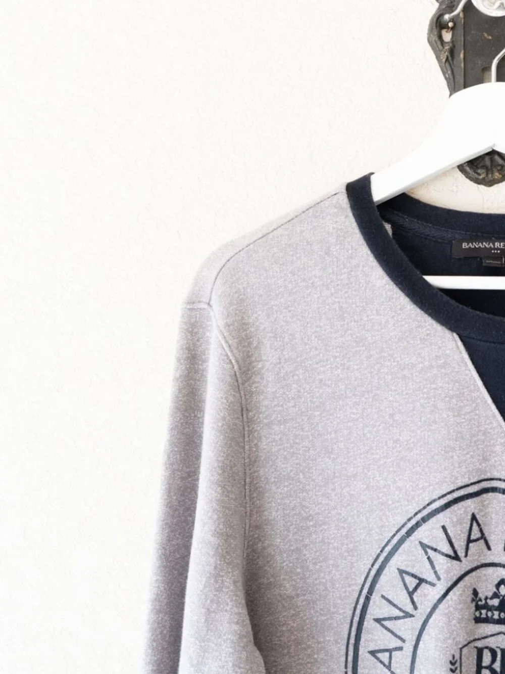 Banana Republic Travel Safari Sweatshirt Gray Logo Graphic Pullover Large